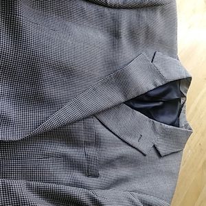 Anice joseph a bank herring bone. ( black/ White p